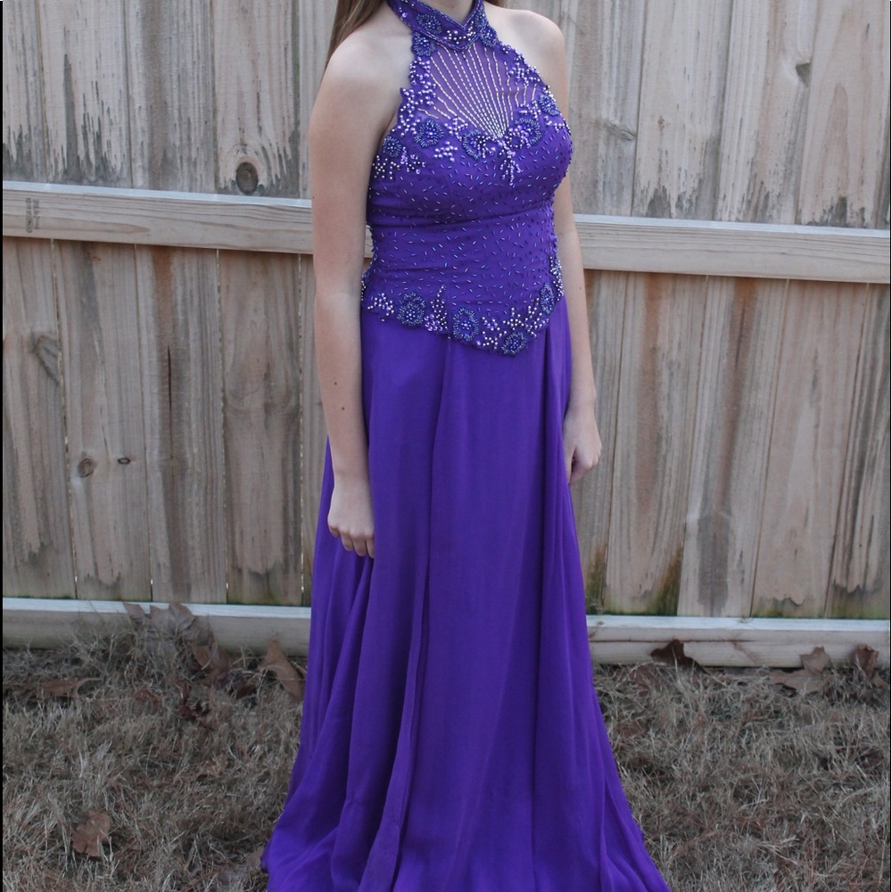 purple dress